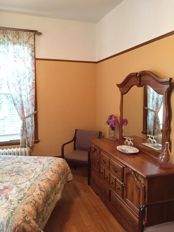 Le Petit Chateau Montebello B&B Eksteriør bilde