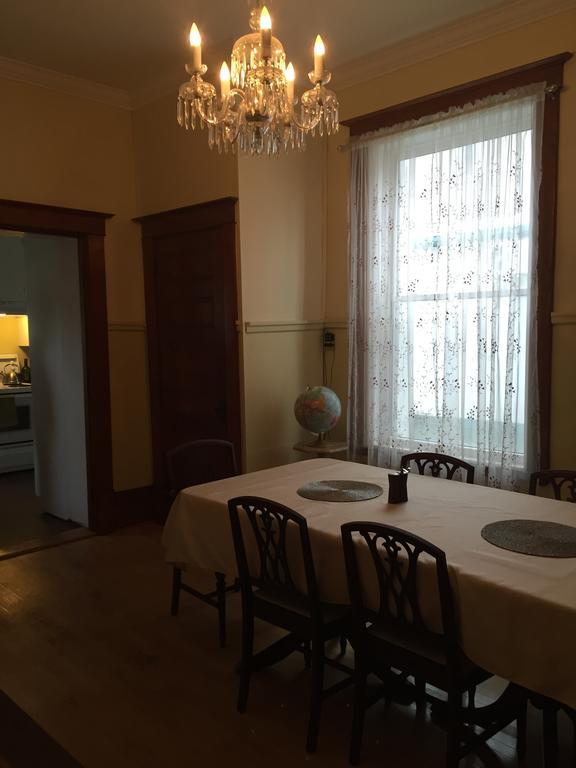 Le Petit Chateau Montebello B&B Eksteriør bilde