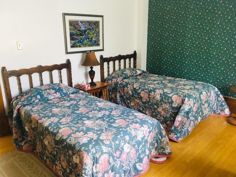 Le Petit Chateau Montebello B&B Eksteriør bilde