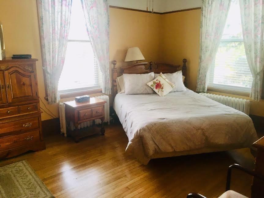 Le Petit Chateau Montebello B&B Eksteriør bilde