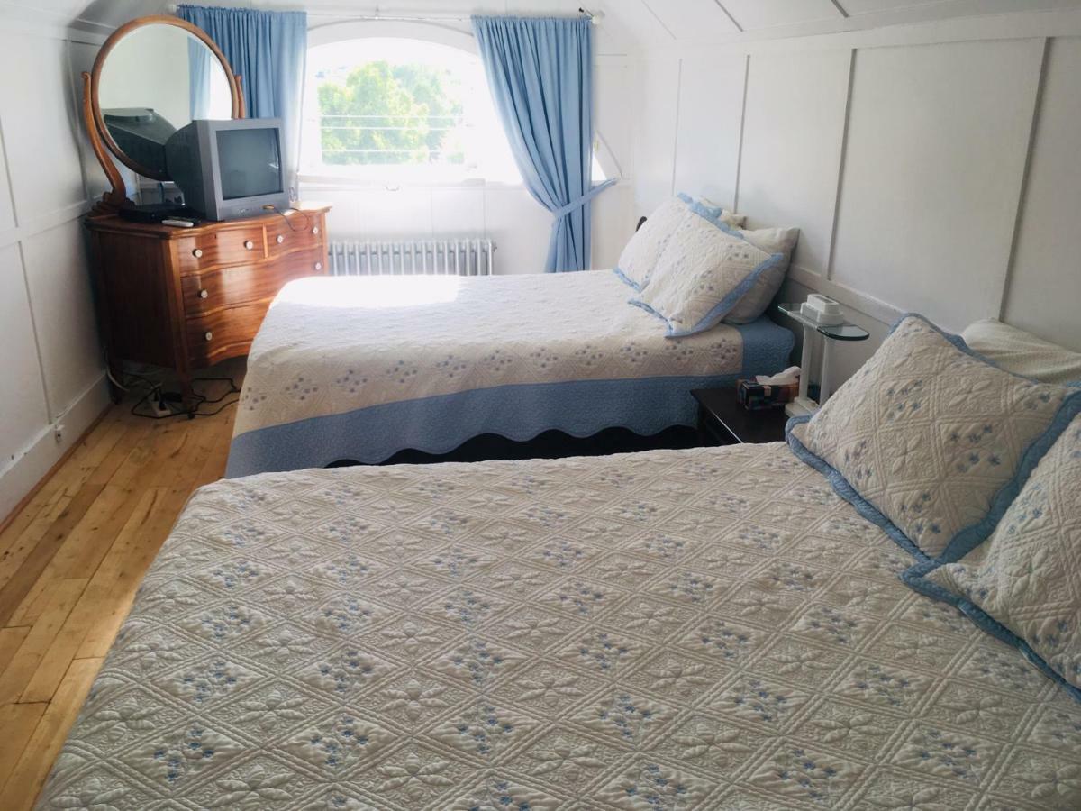 Le Petit Chateau Montebello B&B Eksteriør bilde