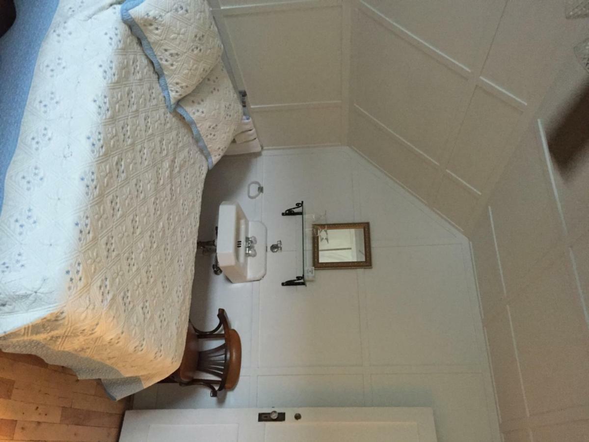 Le Petit Chateau Montebello B&B Eksteriør bilde