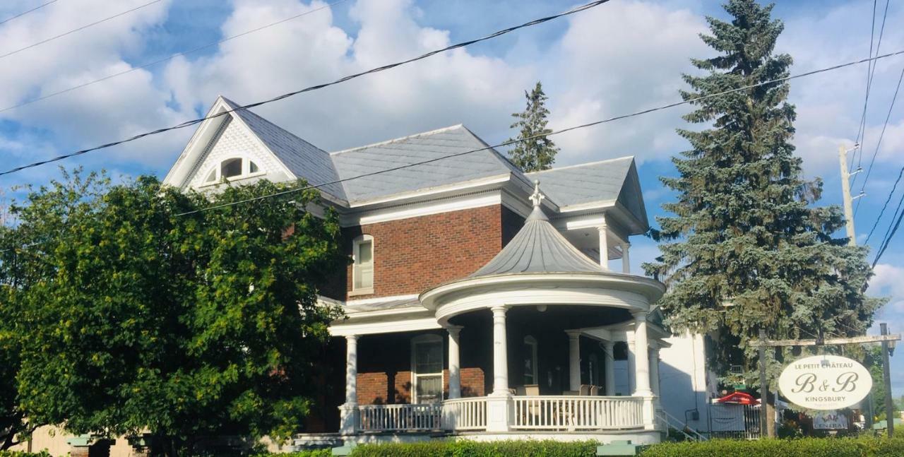 Le Petit Chateau Montebello B&B Eksteriør bilde